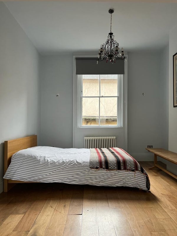 Room City Road in Greater London