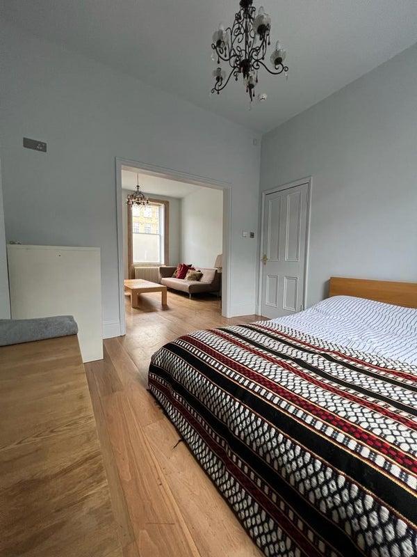 Room City Road in Greater London