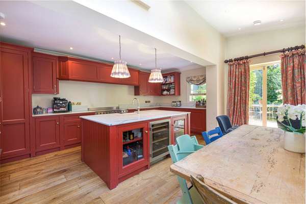 House Surrey Lane in Greater London