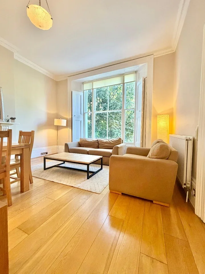 Flat Haverstock Hill in Greater London