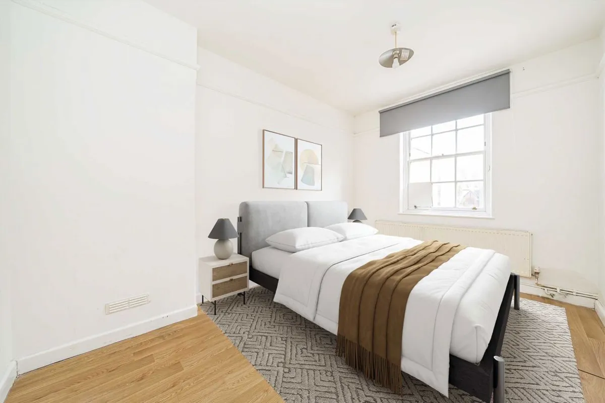 Flat The Square in Greater London