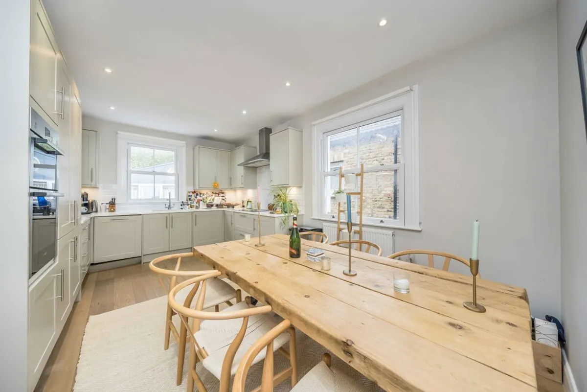 Flat Delia Street in Greater London