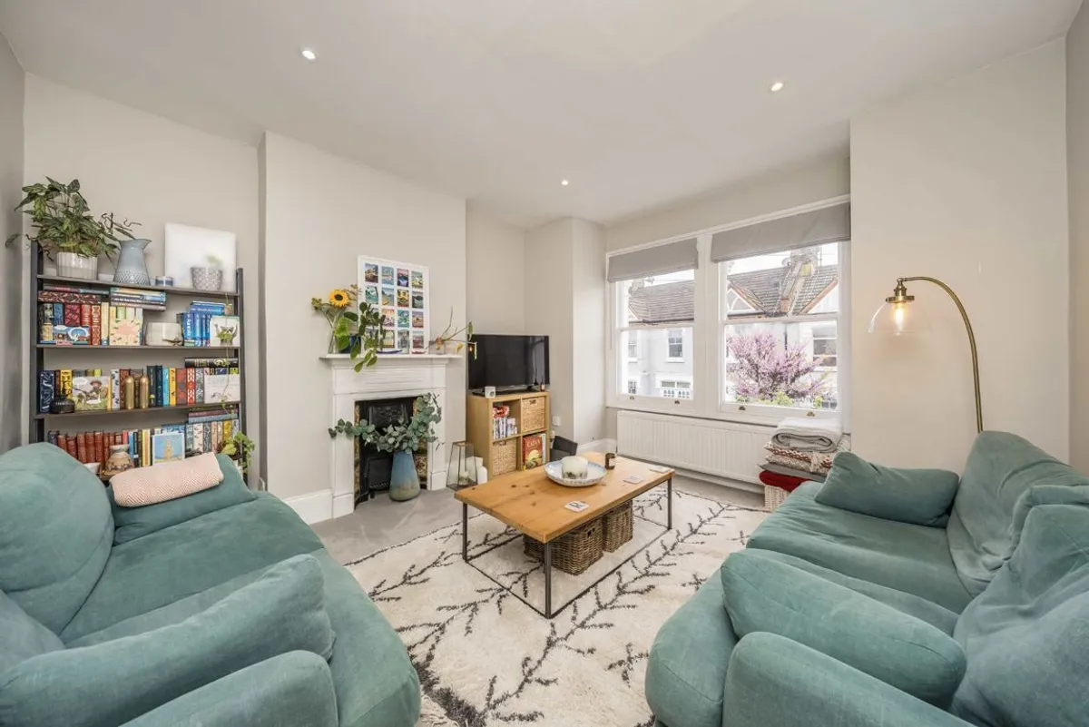 Flat Delia Street in Greater London