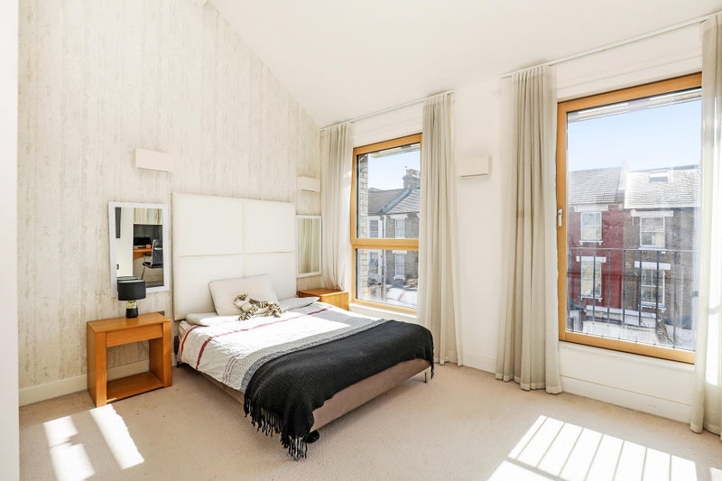 Room Sulgrave Road in Greater London