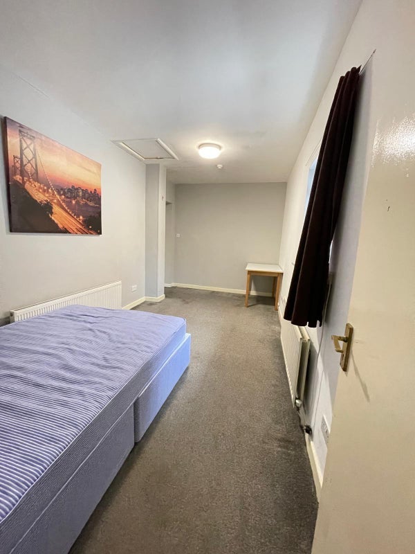 Room Eden House Road in Sunderland