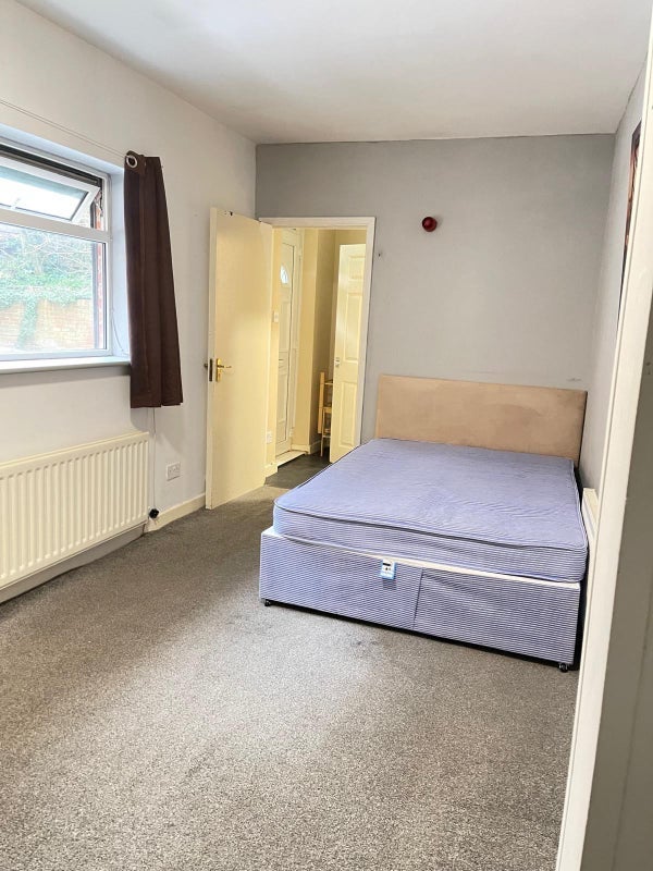 Room Eden House Road in Sunderland