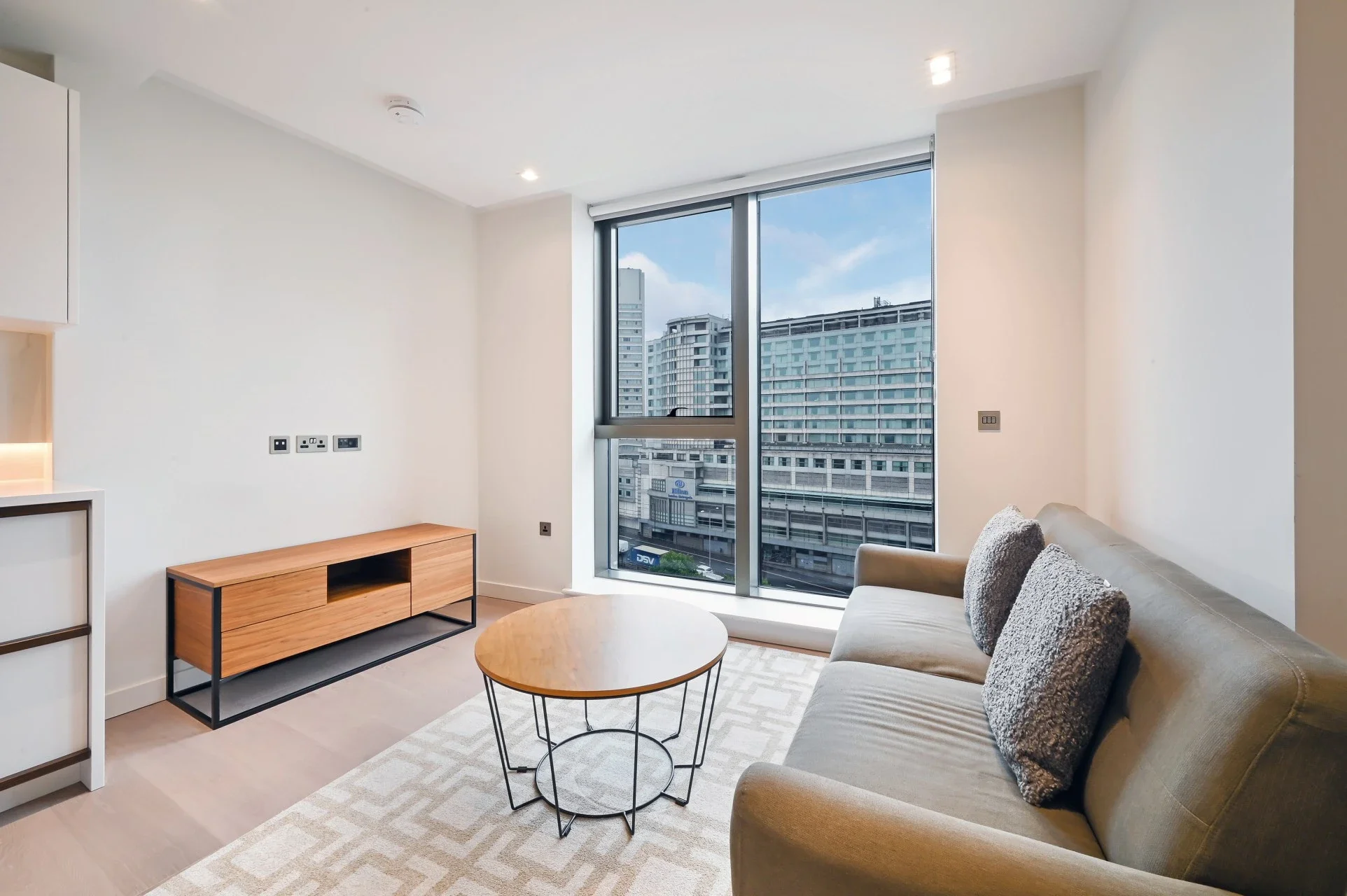 Flat Newcastle Place in City of Westminster
