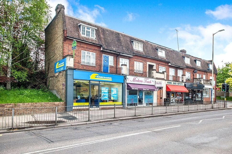 Flat Lawn Lane in Dacorum