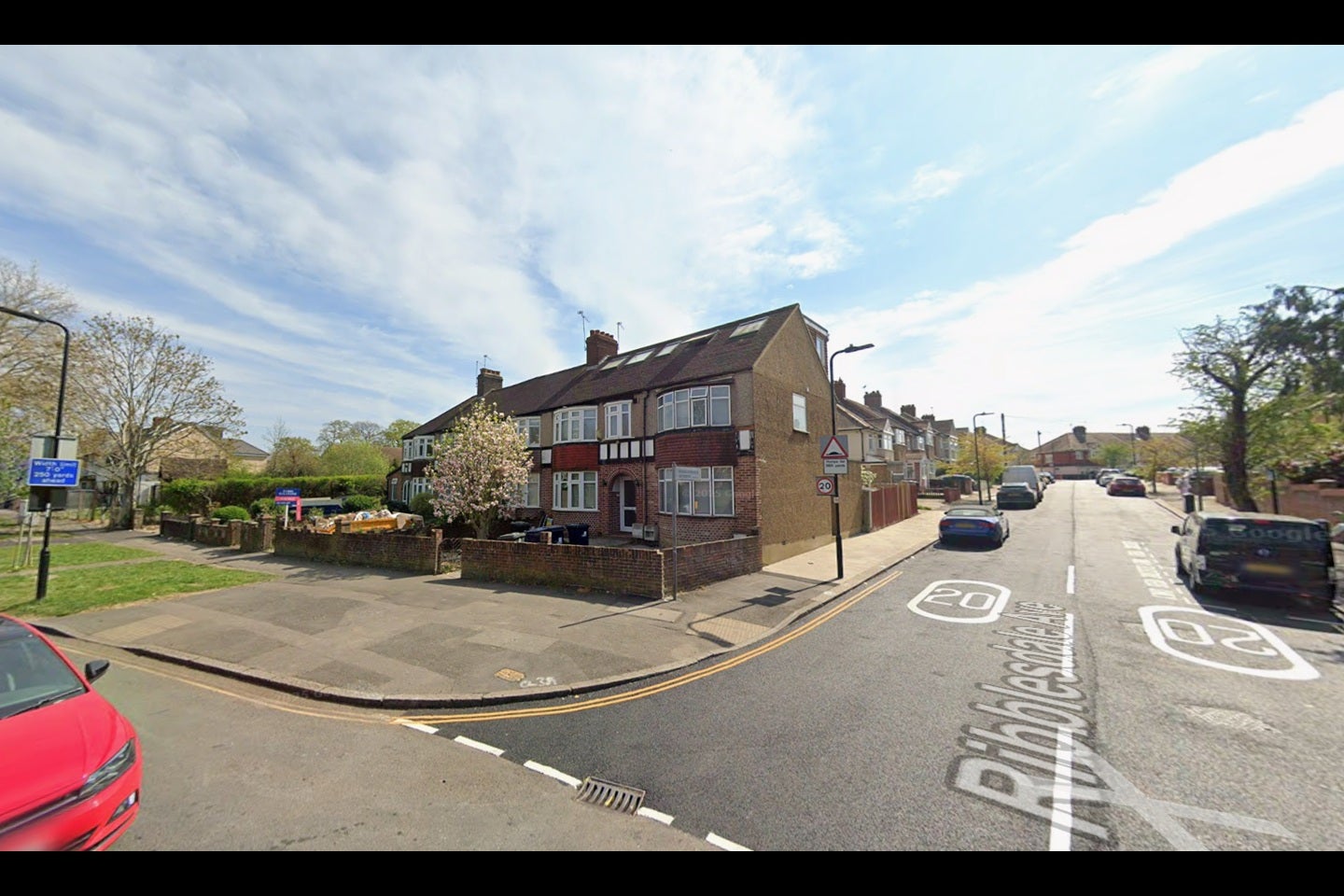 Flat Ribblesdale Avenue in Greater London
