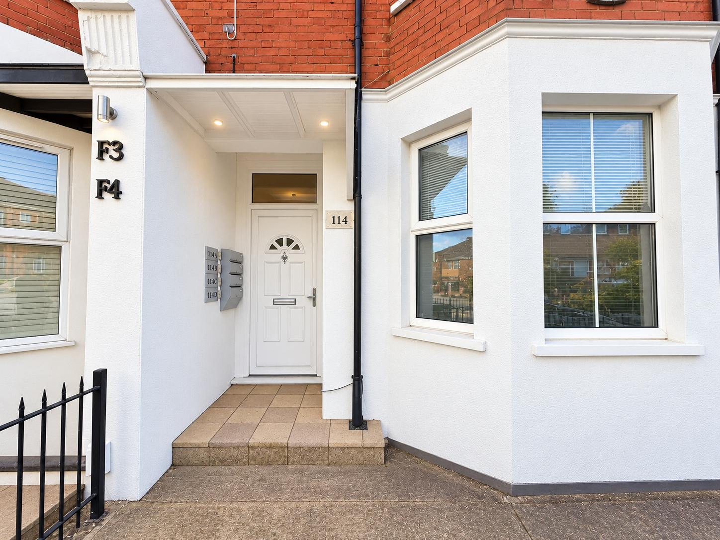 Flat Pinner Road in Greater London