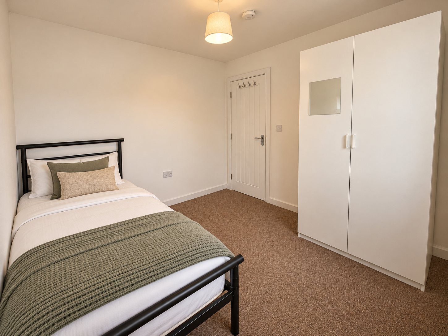 Room Louise Avenue in Bristol
