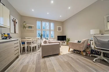 Flat Merton Road in Greater London