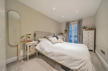 Flat Merton Road in Greater London