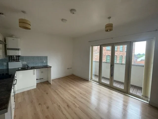 Flat Broad Green in Wellingborough