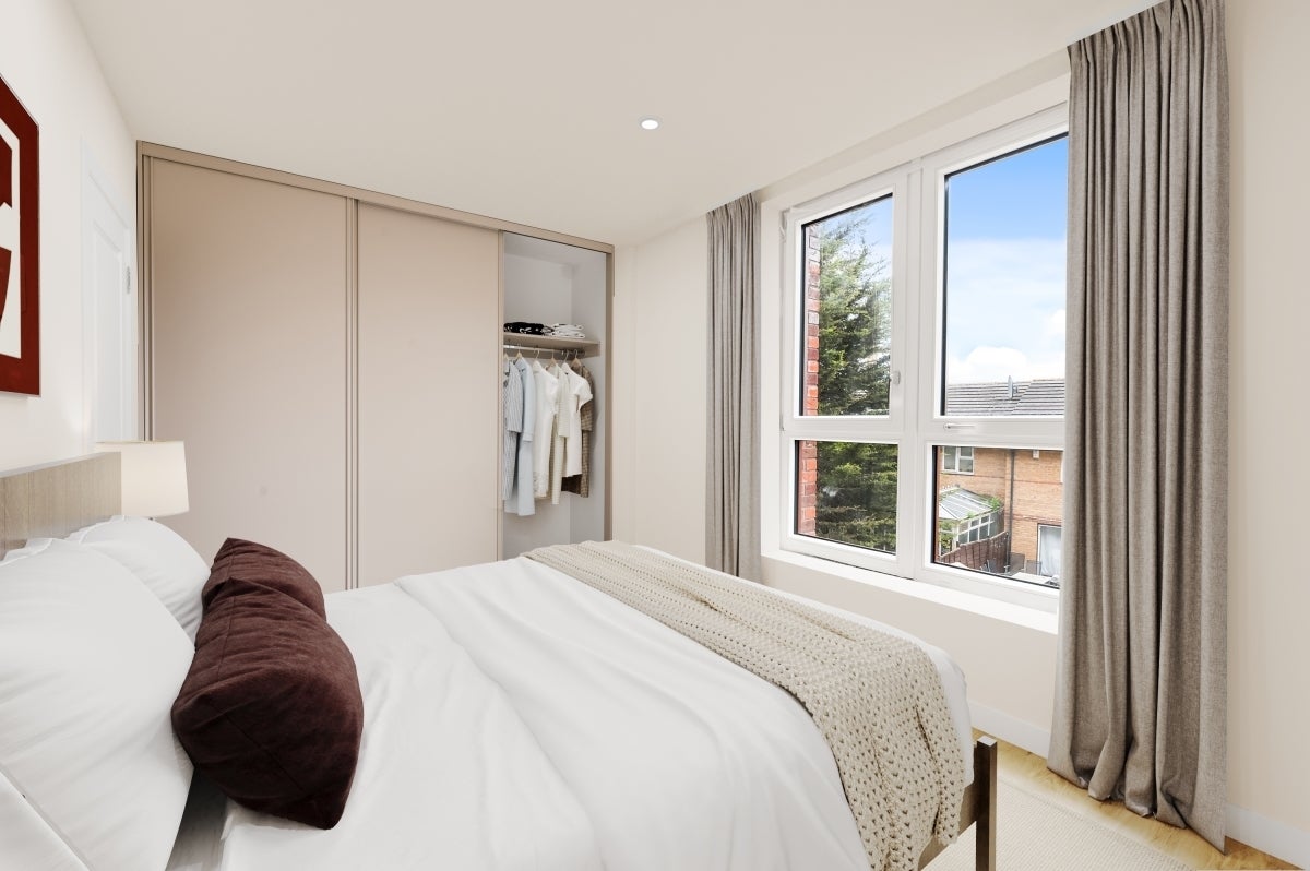 Flat Clements Road in Greater London