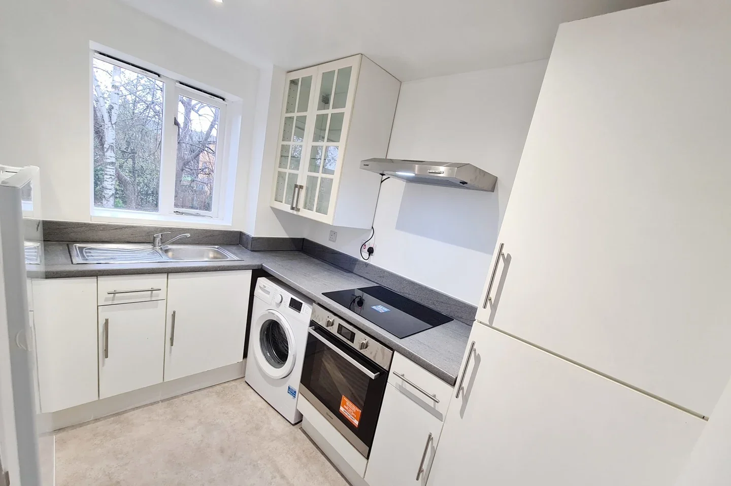 Flat Ruston Road in Greater London