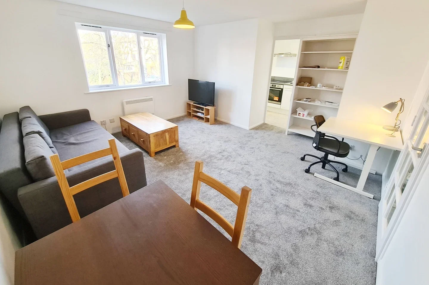 Flat Ruston Road in Greater London