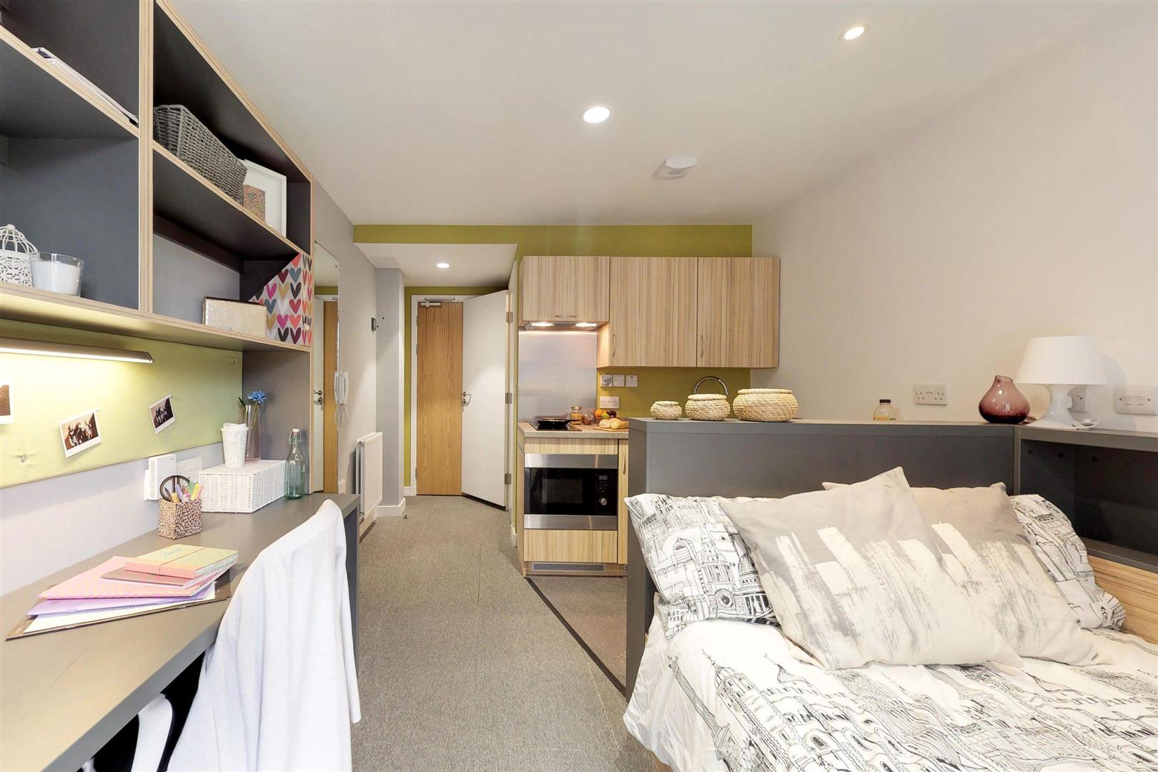 Room St James Road in Glasgow