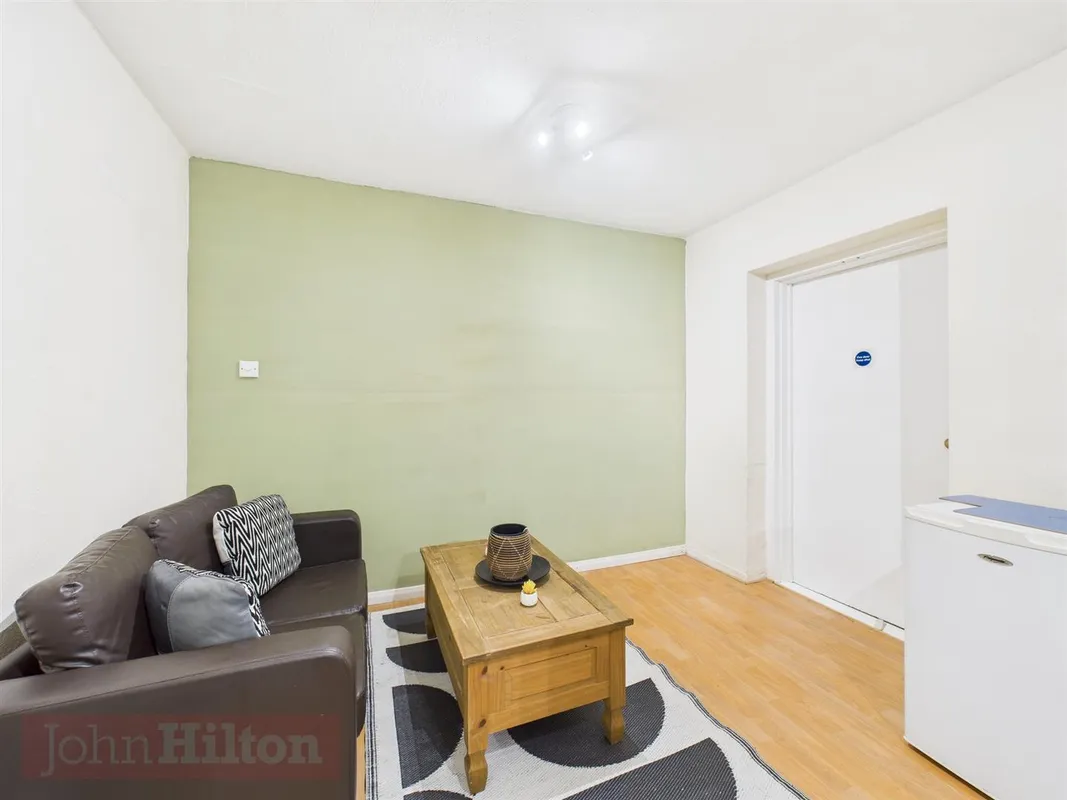 Flat Knepp Close in Brighton