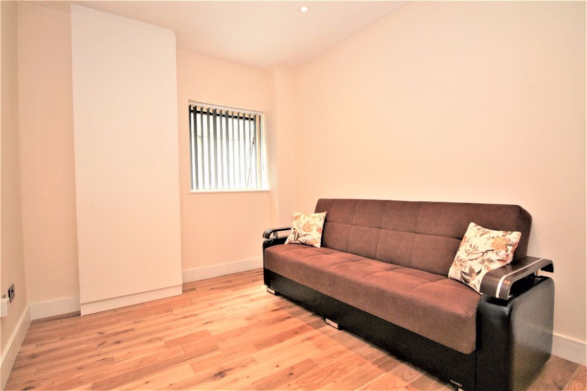 Flat Shirley Street in Greater London