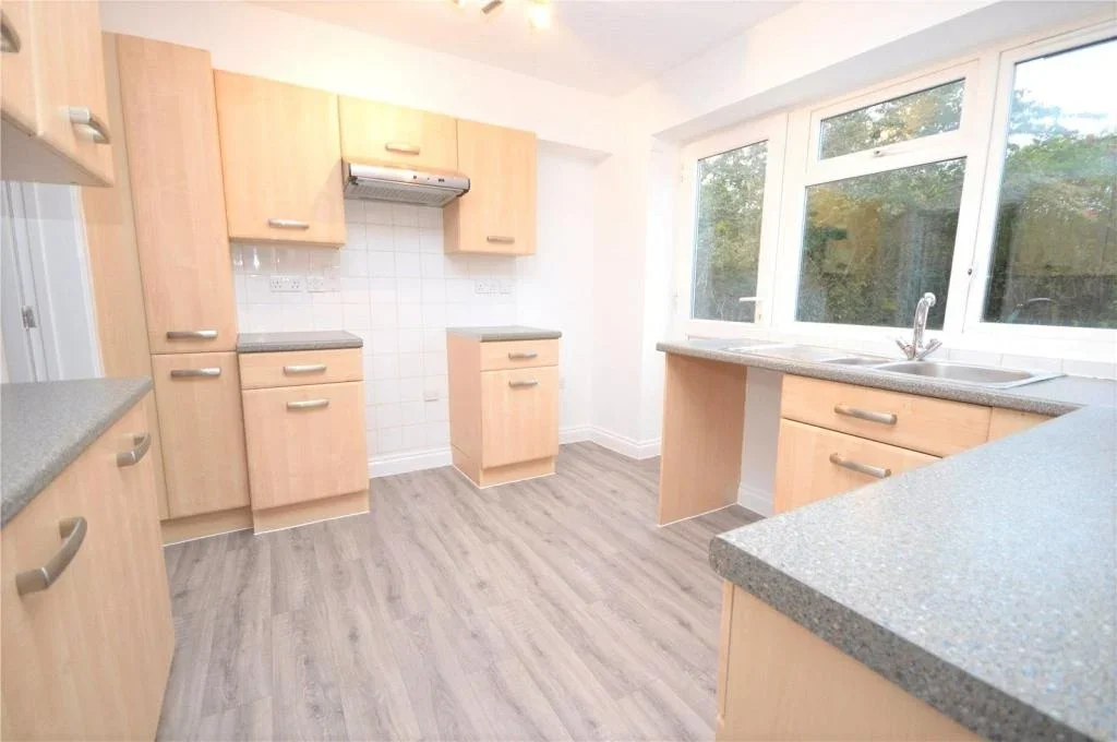 House Beavers Crescent in Greater London