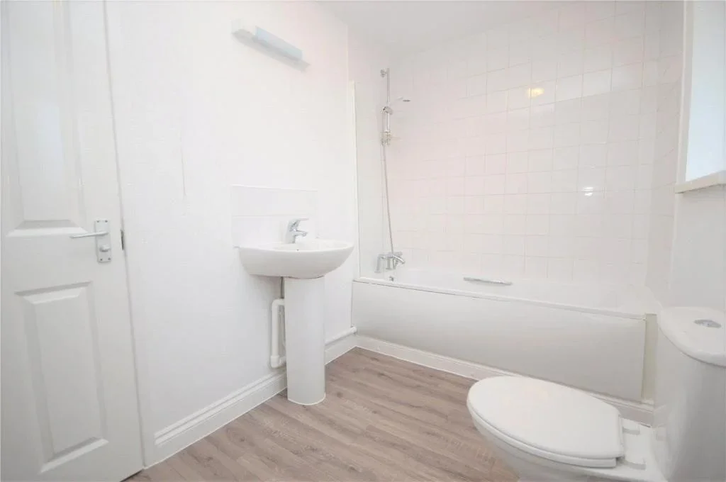House Beavers Crescent in Greater London