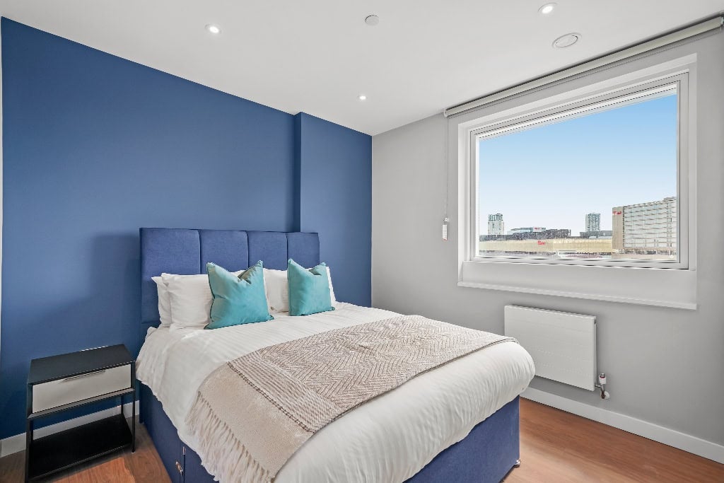Flat Anthems Way in Greater London