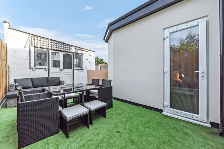 Room Mayfield Avenue in Southend-on-Sea