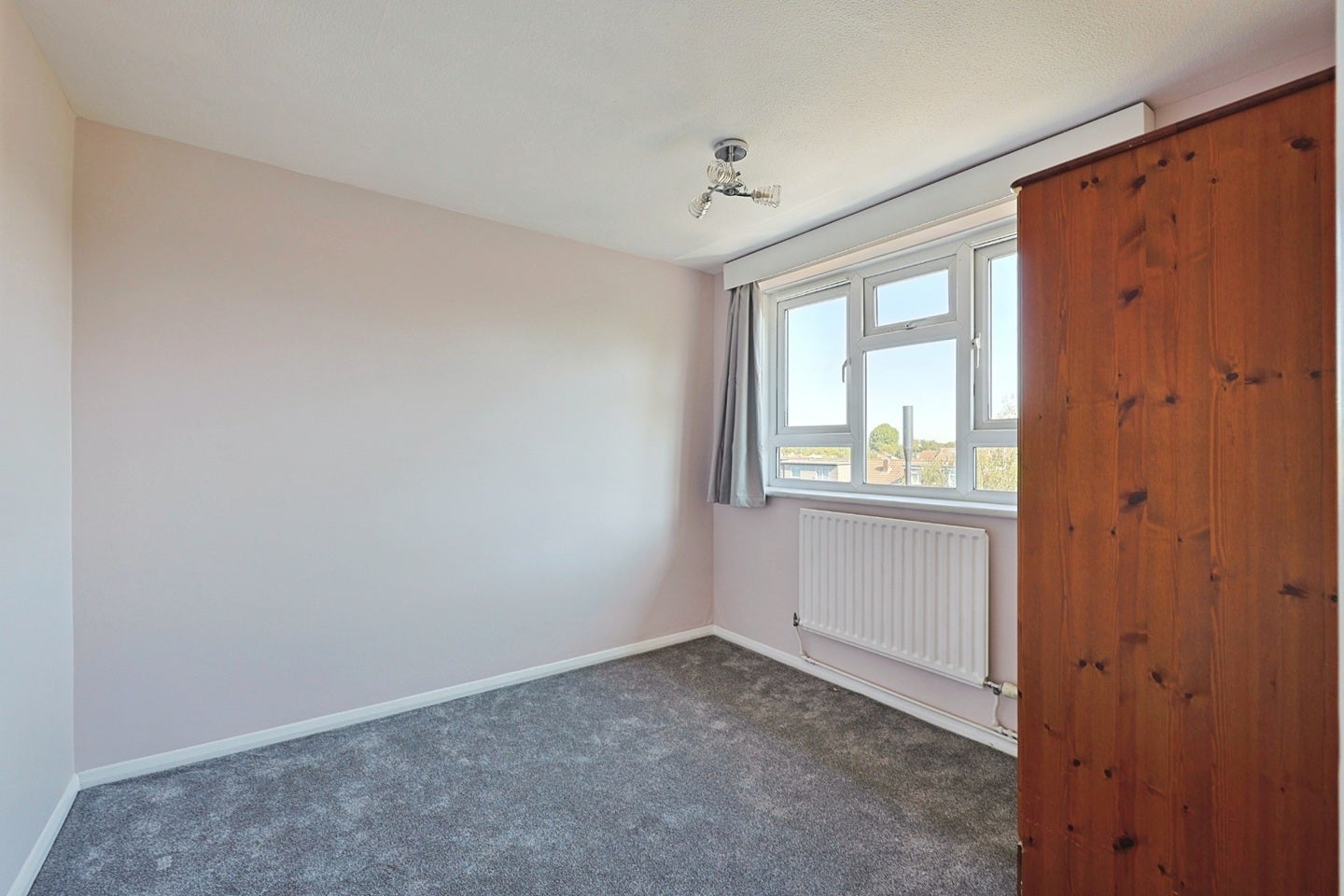 Flat Upper Richmond Road in Greater London