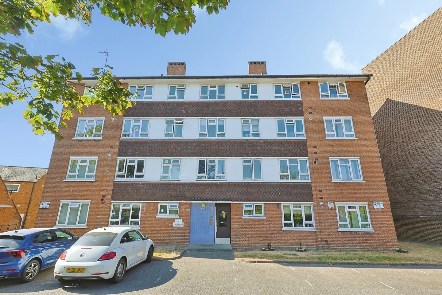 Flat Upper Richmond Road in Greater London