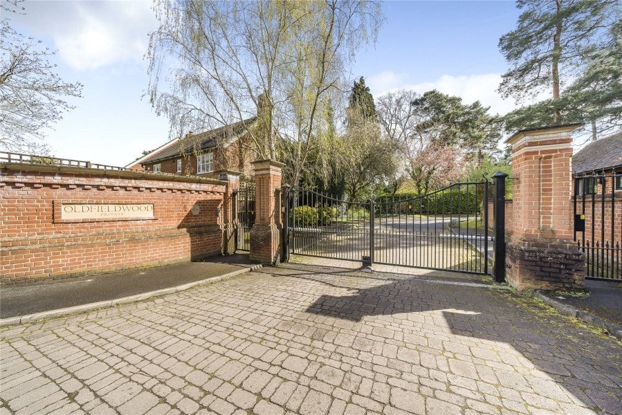 House Oldfieldwood in Woking