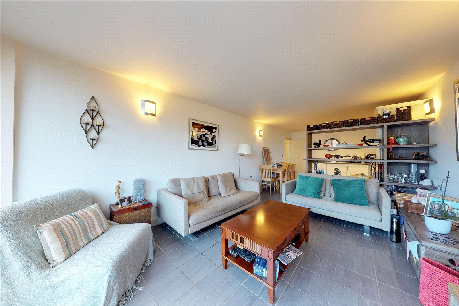 Flat Lant Street in Greater London