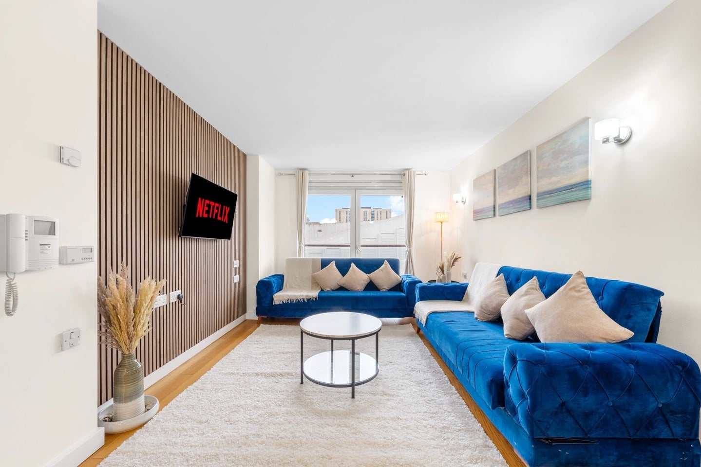 Flat Empire Way in Greater London