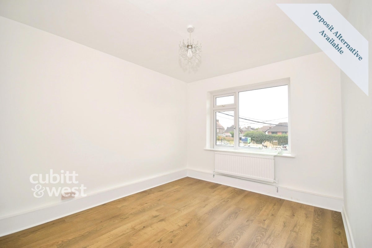 Flat Whitestone Way in Greater London