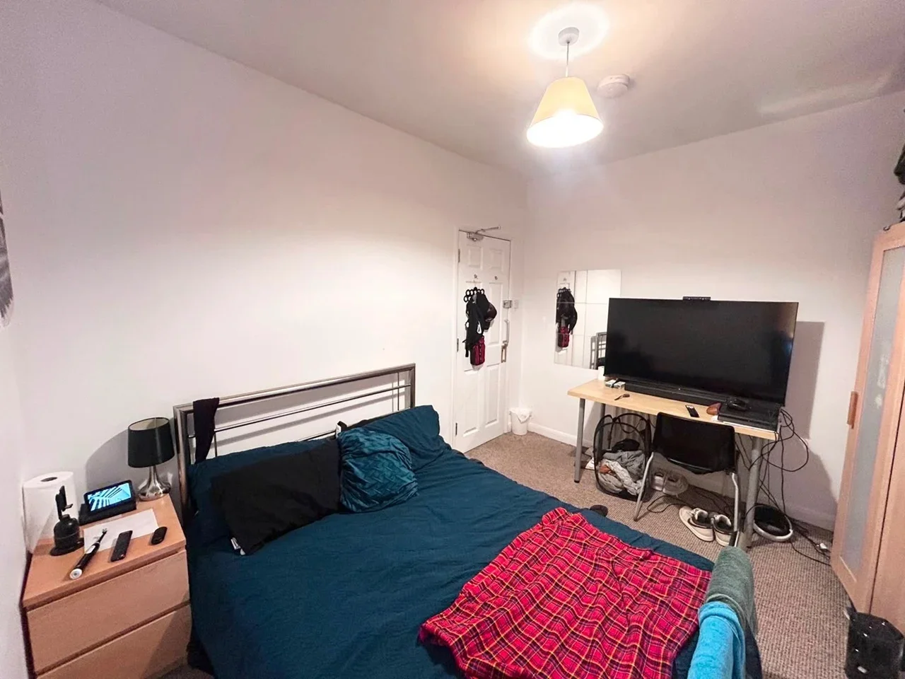 Room Bellevue Road in Southampton