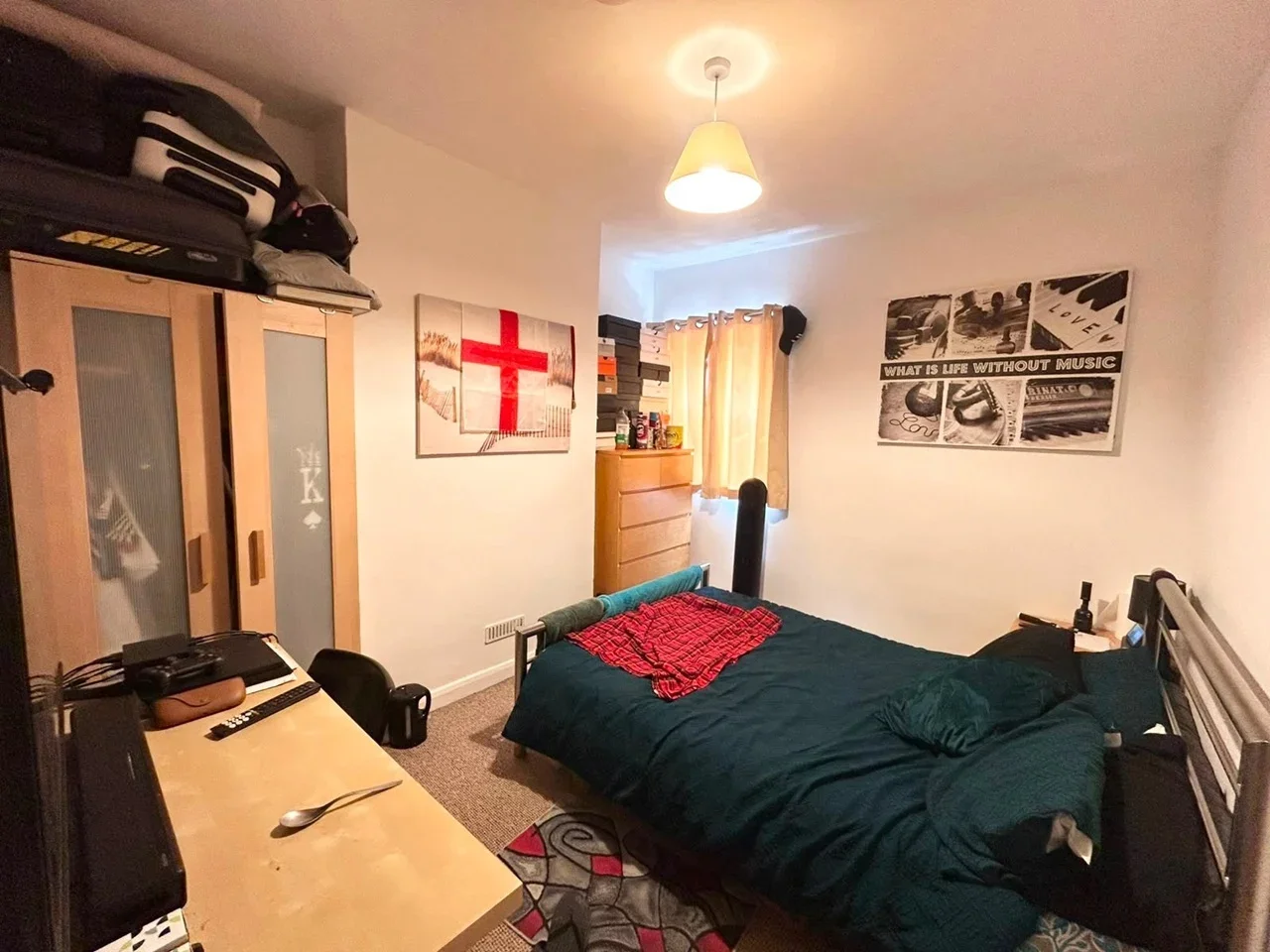 Room Bellevue Road in Southampton