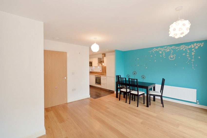Flat Surrey Quays Road in Greater London