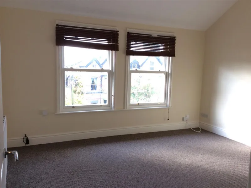 Flat Sefton Drive in Liverpool