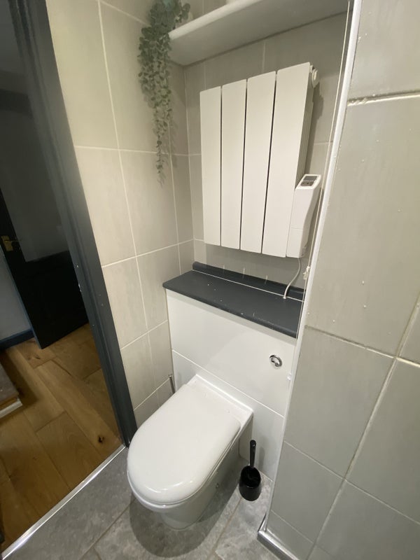 Flat Bath Road in Bristol