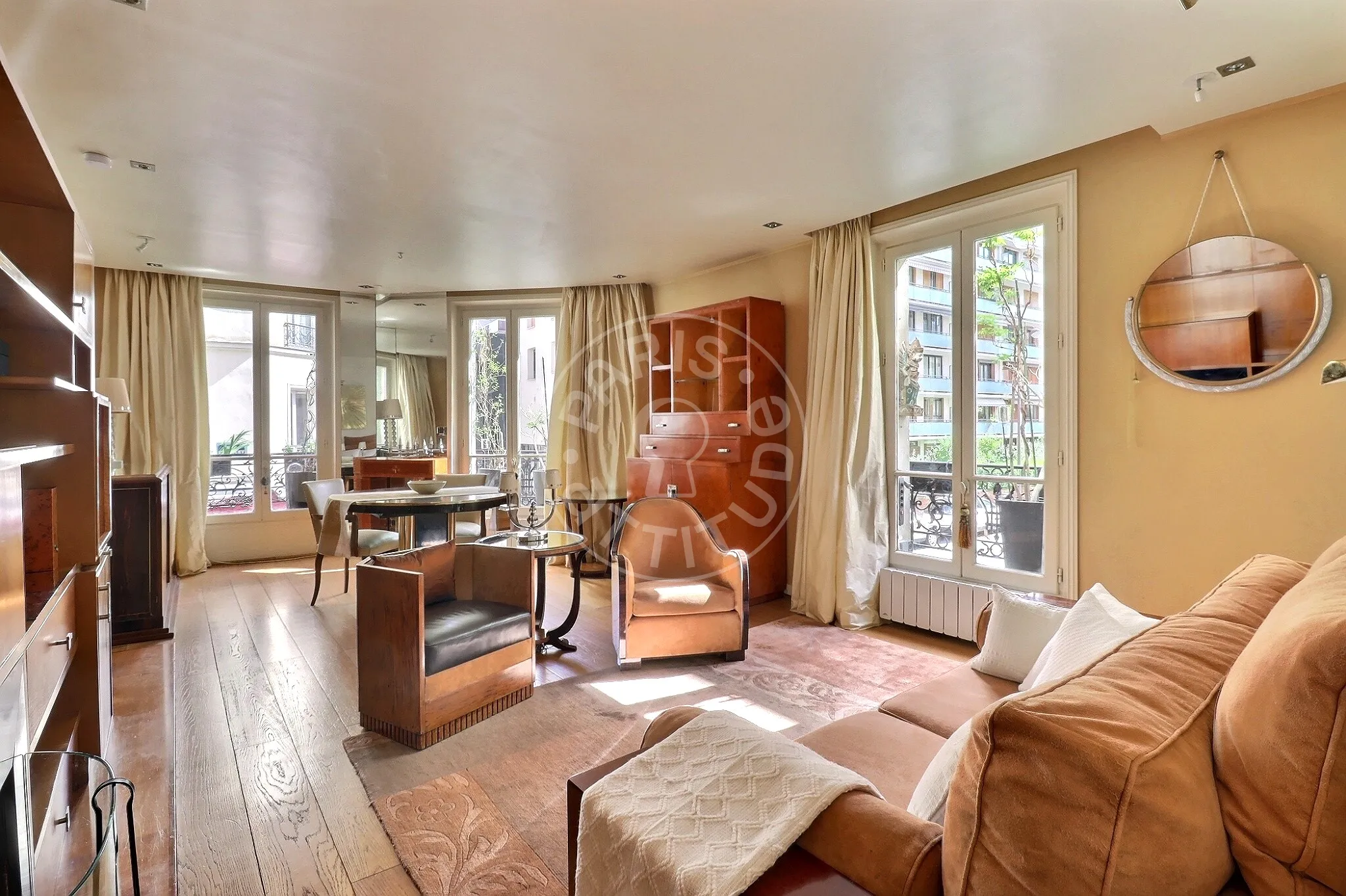 Flat Rue Franquet in Paris