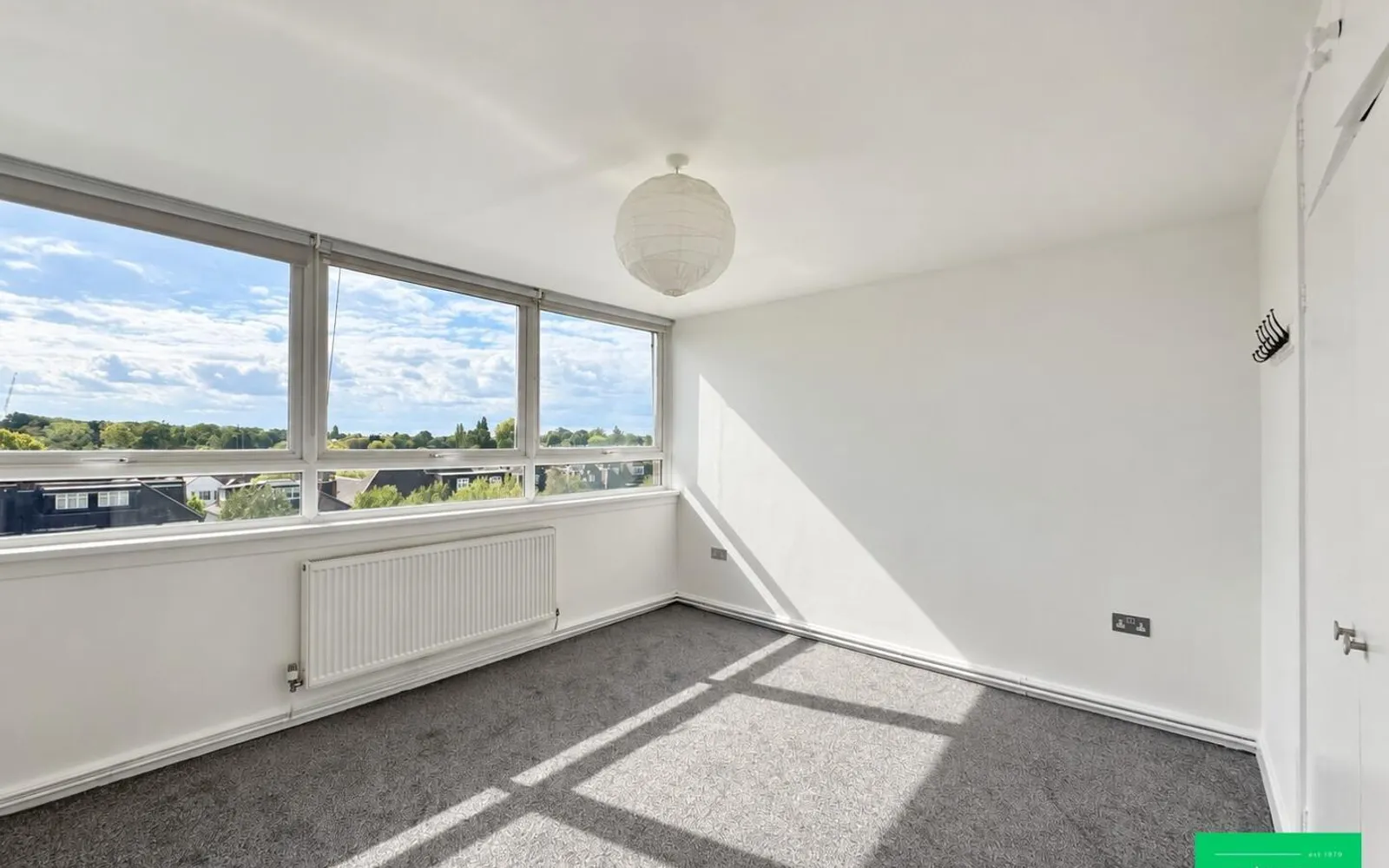 Flat Wellington Place in Greater London