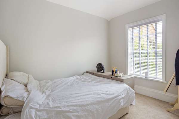 Flat Carlisle Avenue in St Albans