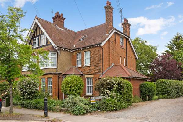 Flat Carlisle Avenue in St Albans
