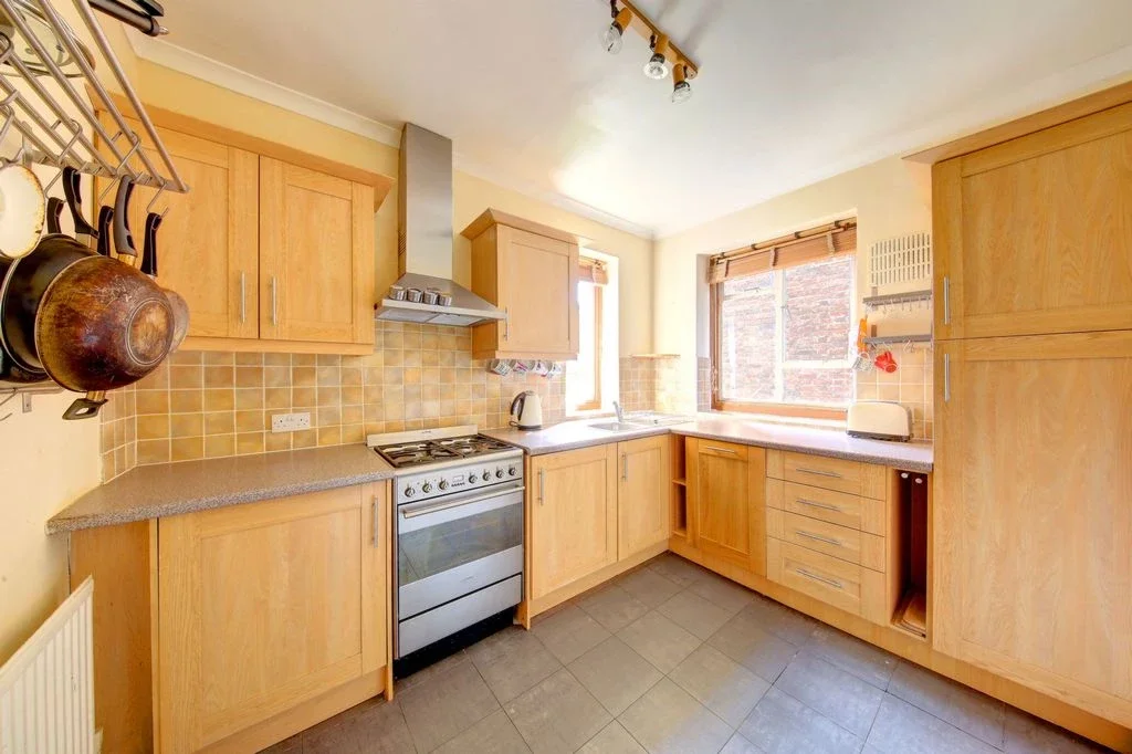 Flat Fairfield Drive in Greater London