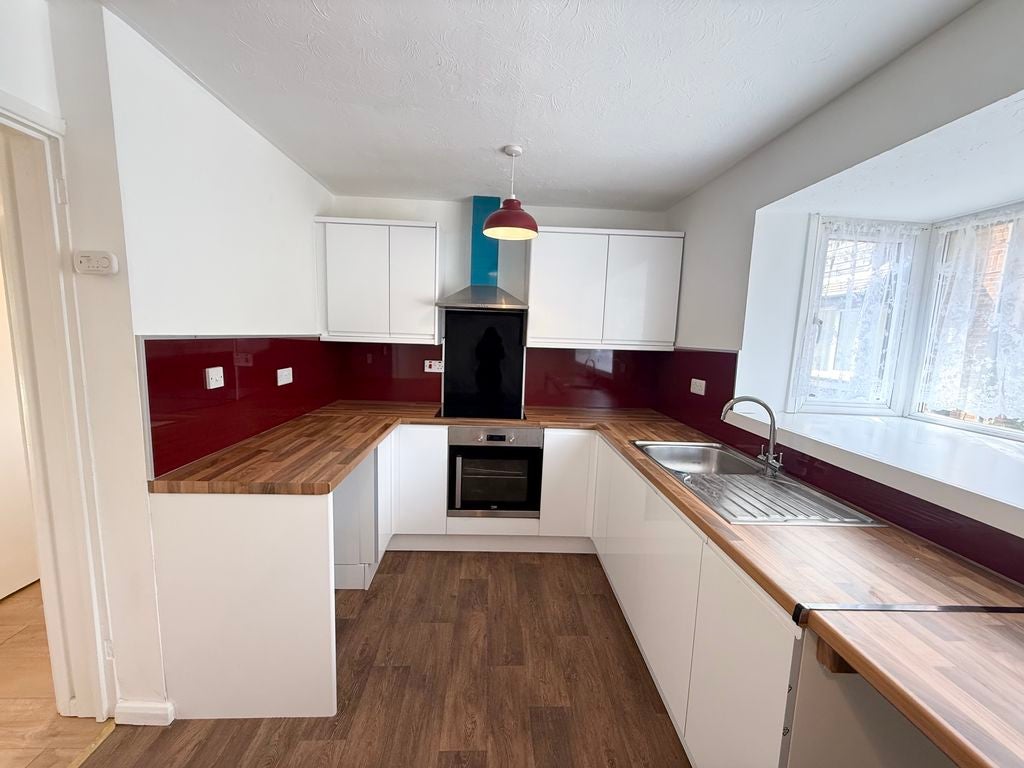 House Mahon Close in Greater London