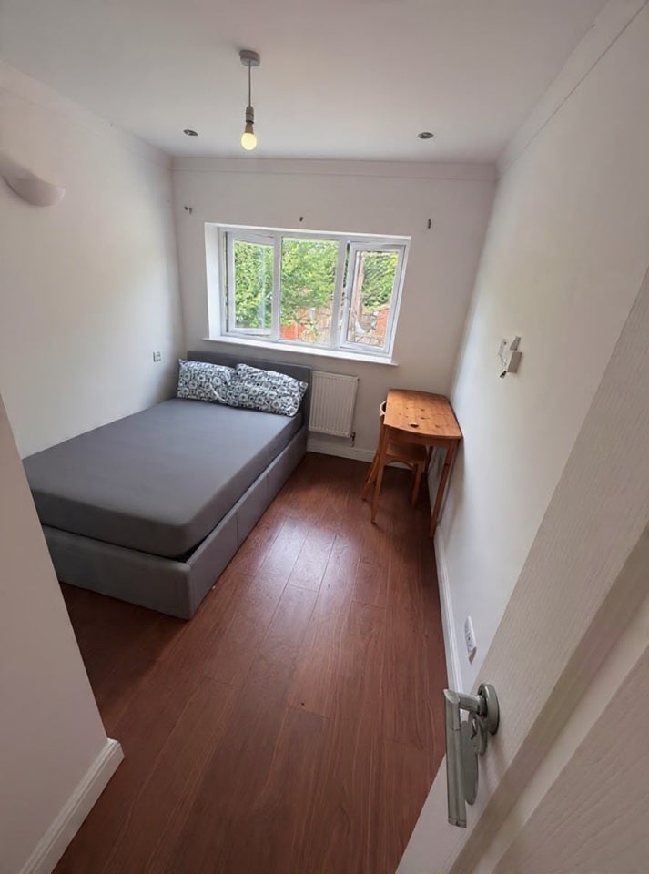 Room Trumpington Drive in St Albans
