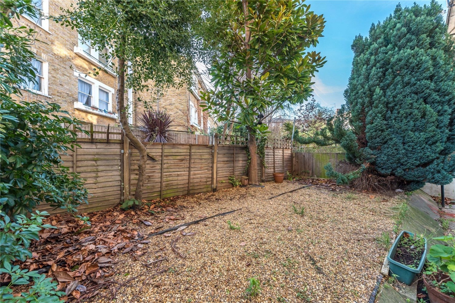 Flat Downham Road in Greater London