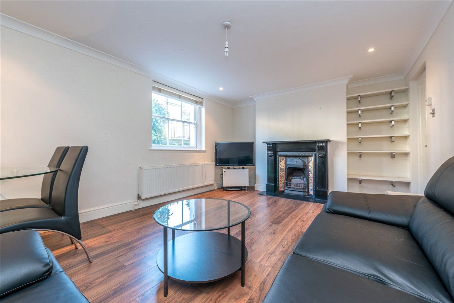 Flat Downham Road in Greater London