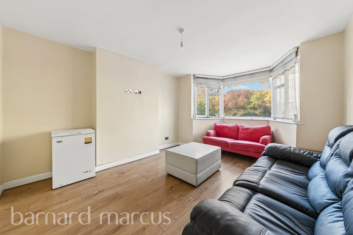 House Wide Way in Greater London