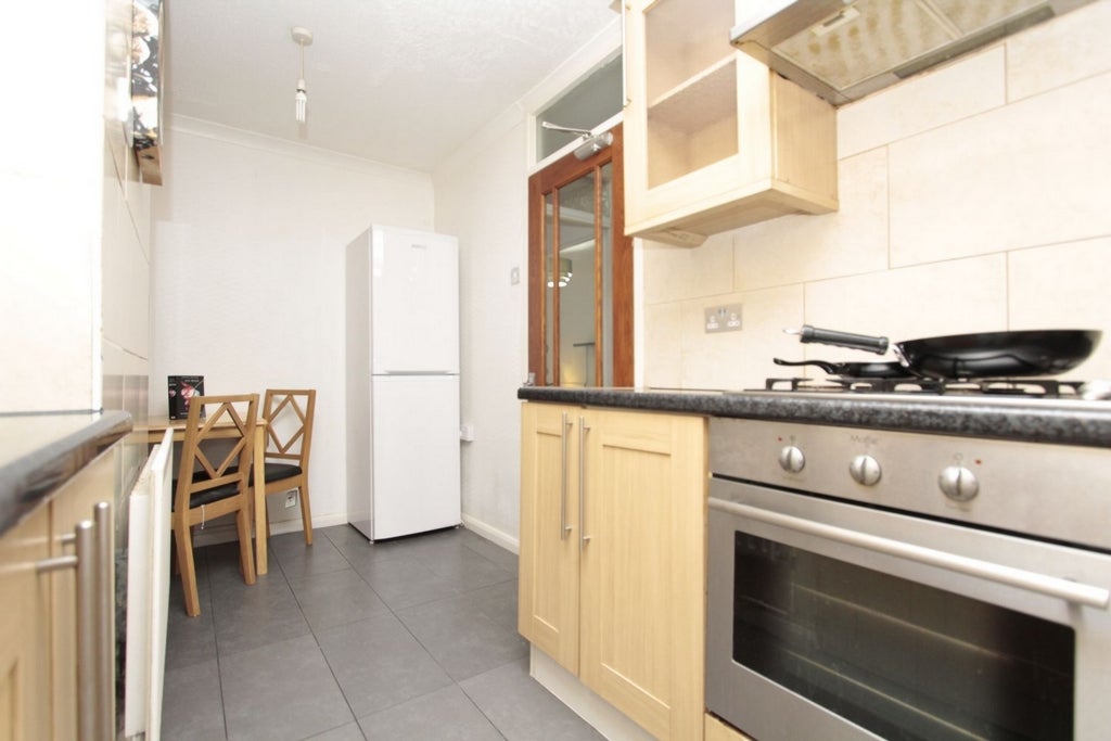 Room Globe Road in Greater London